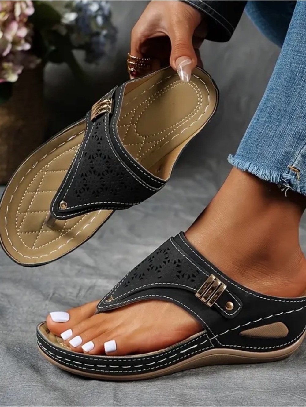 ME Makeover Essentials Black Thong Slide Sandals with Tan Footbed